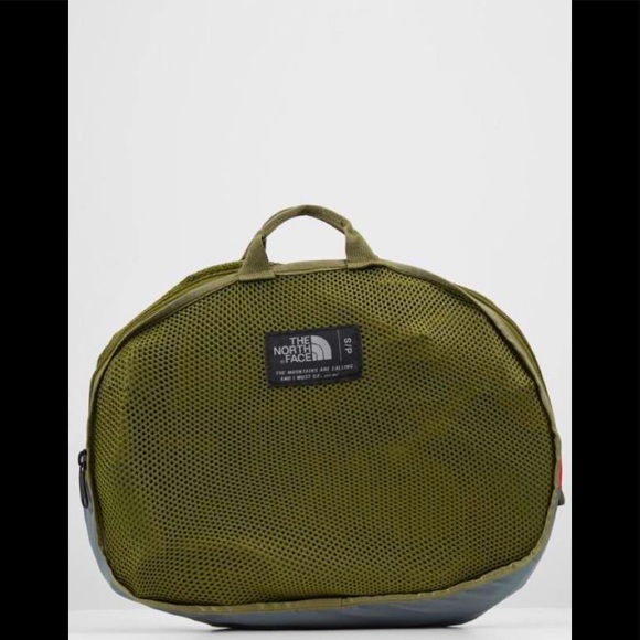 ✴️✴️ SOLD ✴️✴️ TNF Base Camp” Duffel Bag - Picture 7 of 8